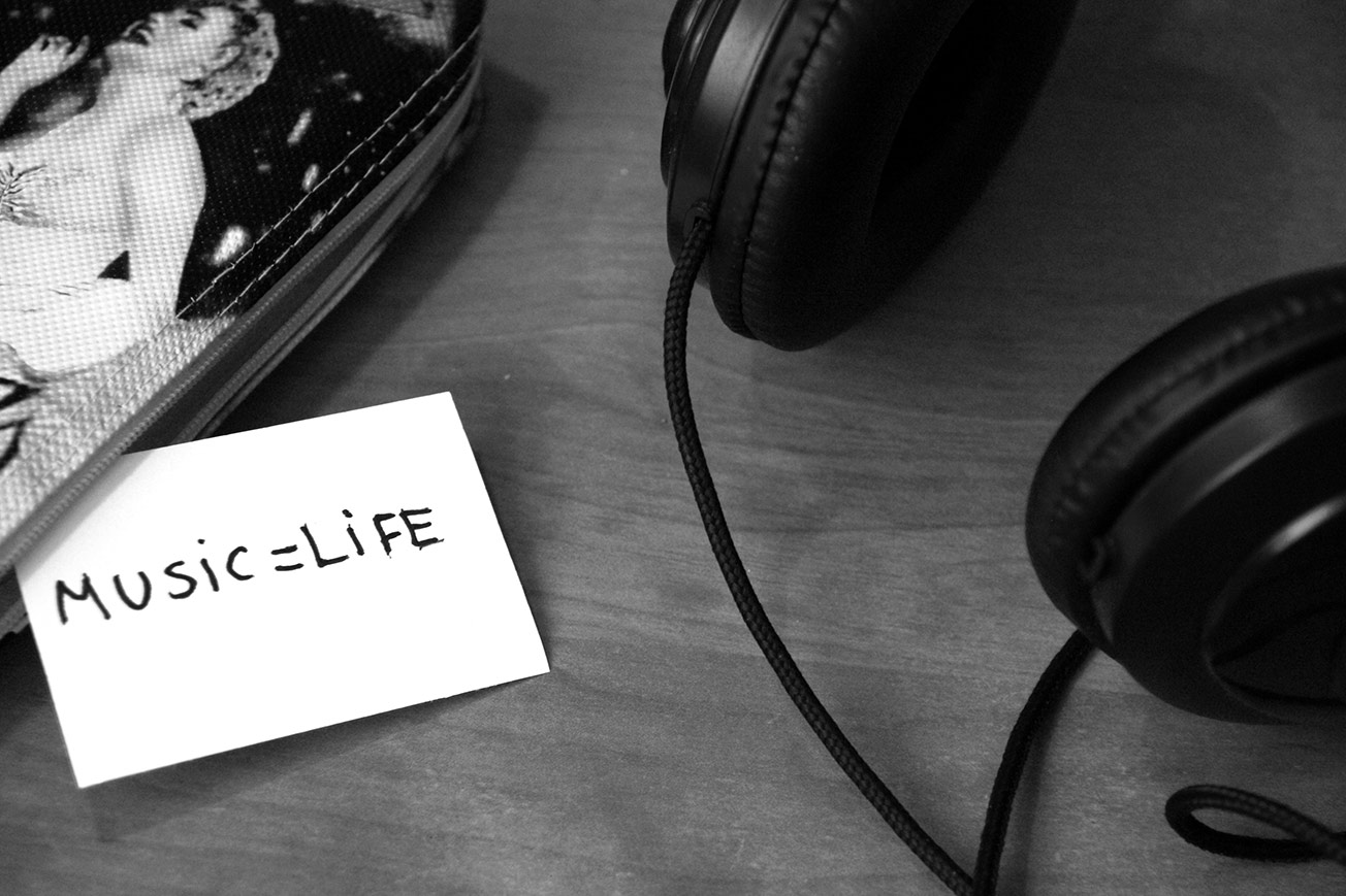 Black-and-White Music-Life